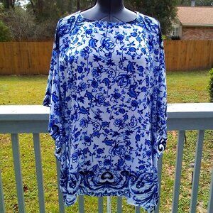 Roaman's Floral Poncho Tunic, Size 12/16, Color Blue Multi white and Blue.
